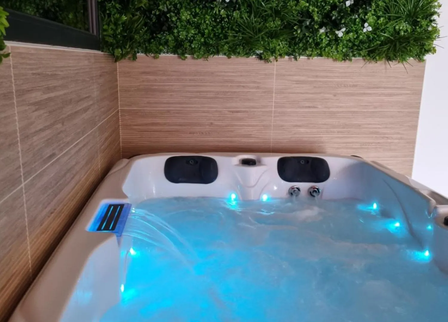 Le Cocoon - Jacuzzi, Sauna Et Piscine Privee Carpentras